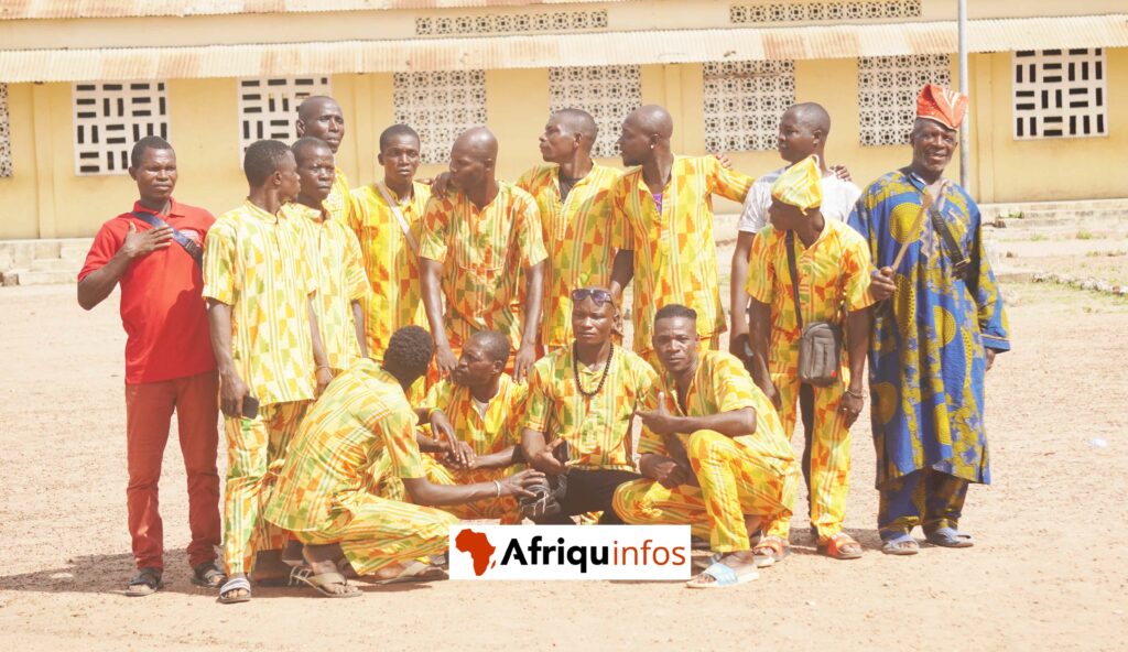 Le groupe de danse Zaouli de Manfla