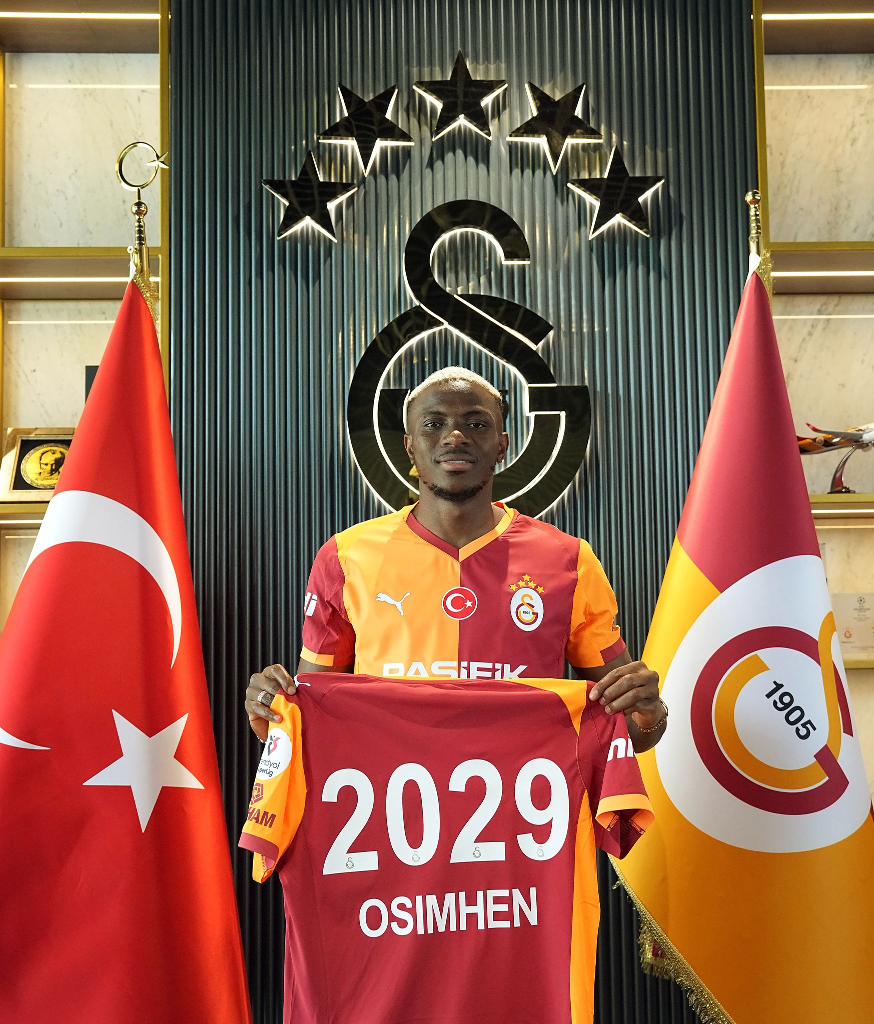 Victor Osimhen prolonge son séjour en Turquie au détriment d'un rayonnement européen ?