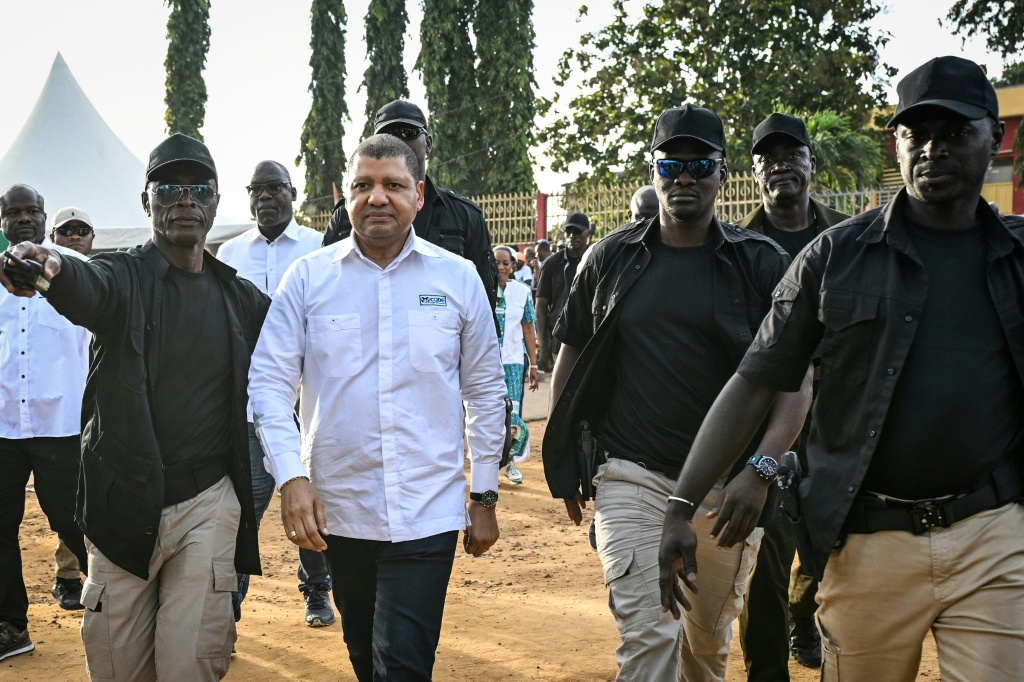 Le candidat Billon à Dabou, 50km d'Abidjan.