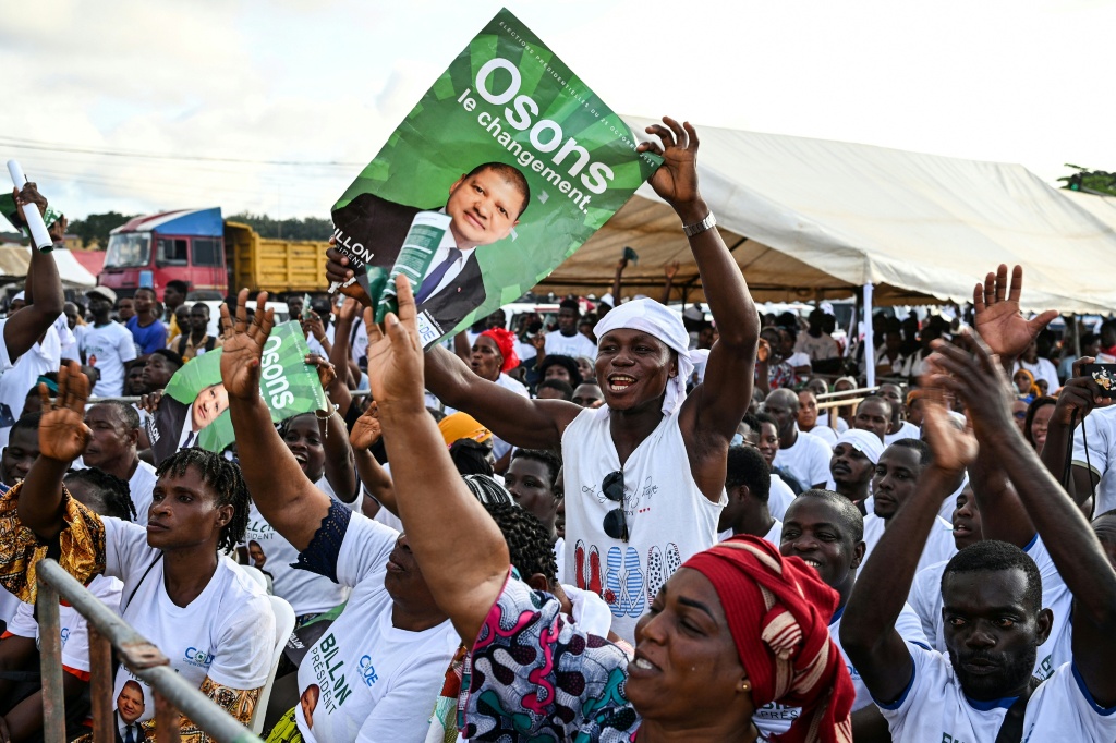 Le candidat Billon à Dabou, 50km d'Abidjan.