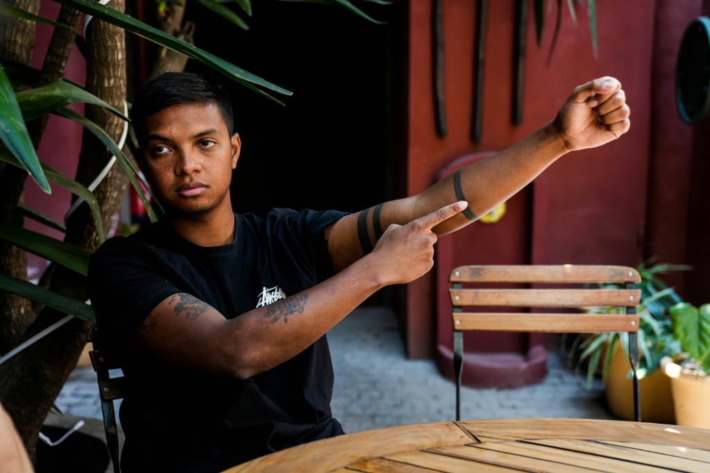 Elliot Randriamandrato, porte-parole du mouvement de la génération Gen Z, durant une interview à Antananarivo, le 16 octobre 2025 à Madagascar.