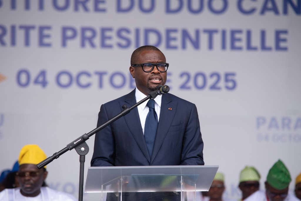 Le ministre des Finances et candidat à la présidentielle de la coalition au pouvoir, Romuald Wadagni, lors de sa cérémonie d'investiture au Stade municipal de Parakou, le 4 octobre 2025 au Bénin.