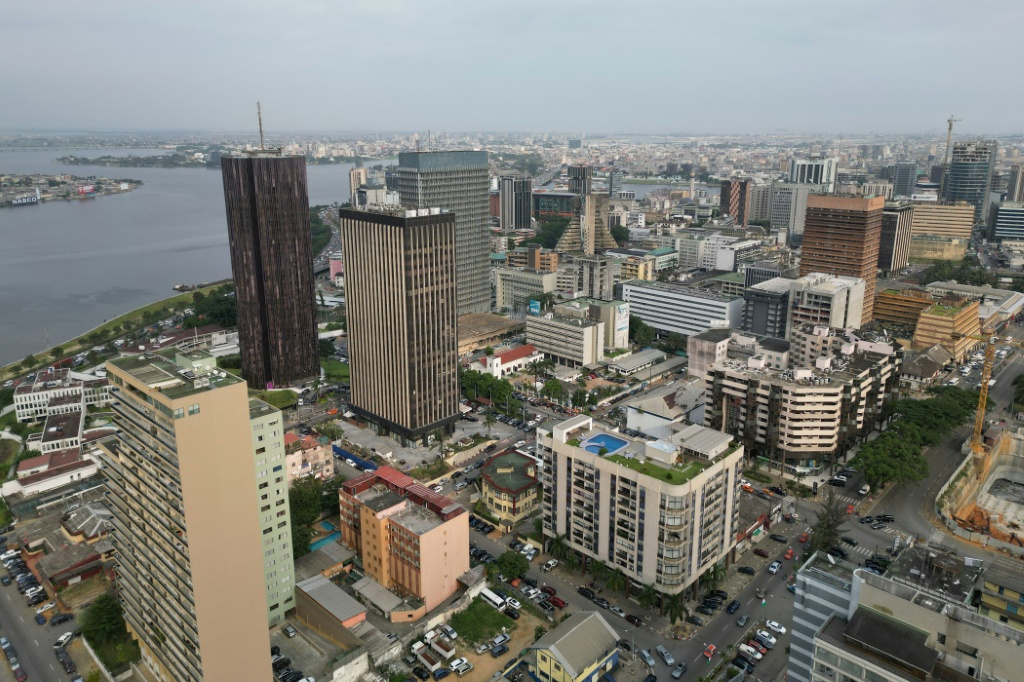 Vue aérienne du Plateau, le quartier d'affaires d'Abidjan, le 29 juillet 2025 en Côte d'Ivoire.