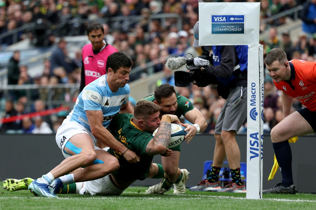 Le talonneur sud-africain Malcolm Marx marque un essai contre l'Argentine samedi, 04 octobre, dans le match de Rugby Championship disputé à Twickenham (sud-ouest du Grand Londres).