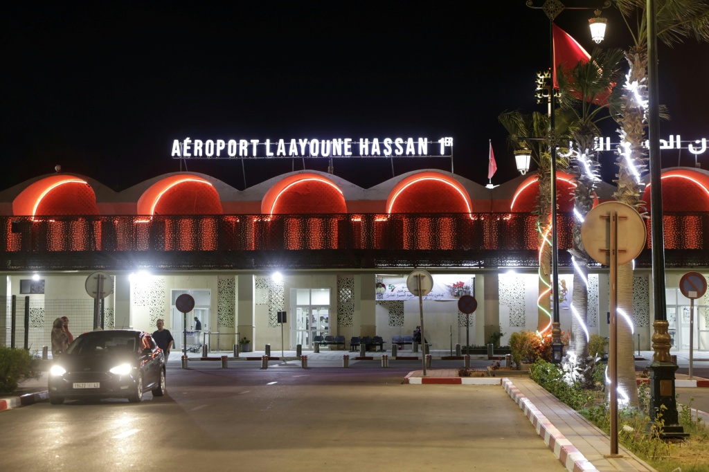 L'entrée de l'aéroport Hassan Ier à Laâyoune, principale ville du Sahara sous contrôle marocain, le 7 novembre 2025.