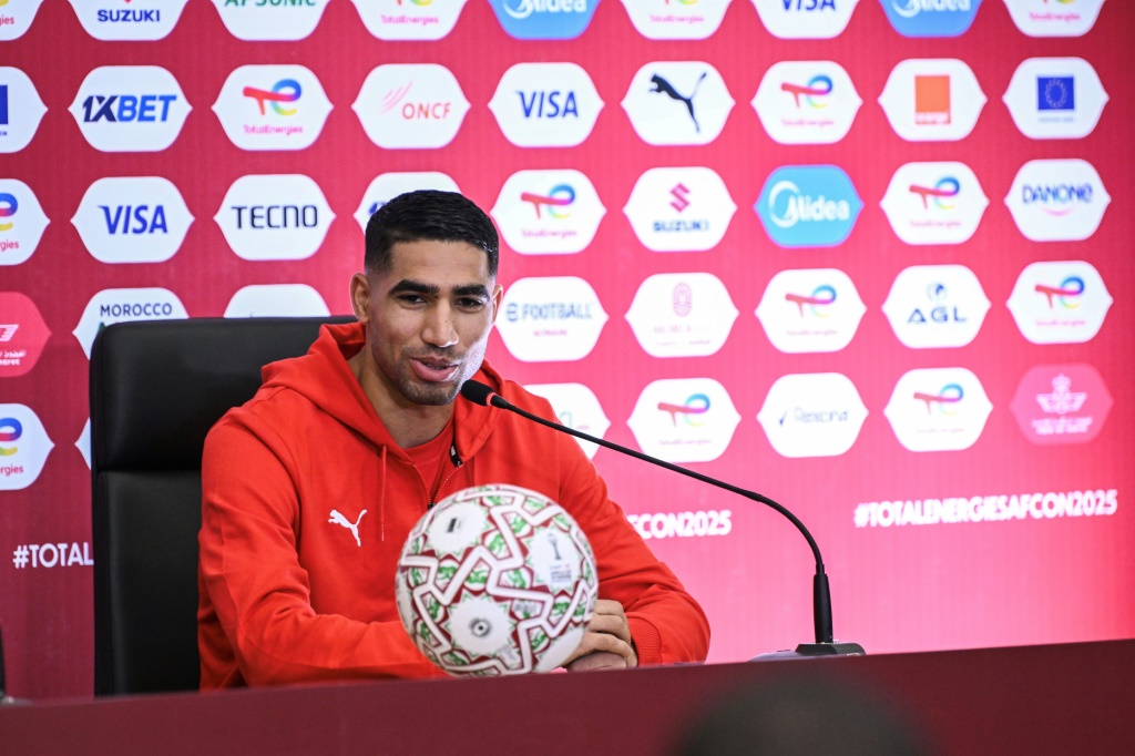 Le capitaine de l'équipe du Maroc Achraf Hakimi, lors de la conférence de presse au complexe Prince Moulay Abdallah à Rabat, le 20 décembre 2025, veille du coup d'envoi de la CAN.