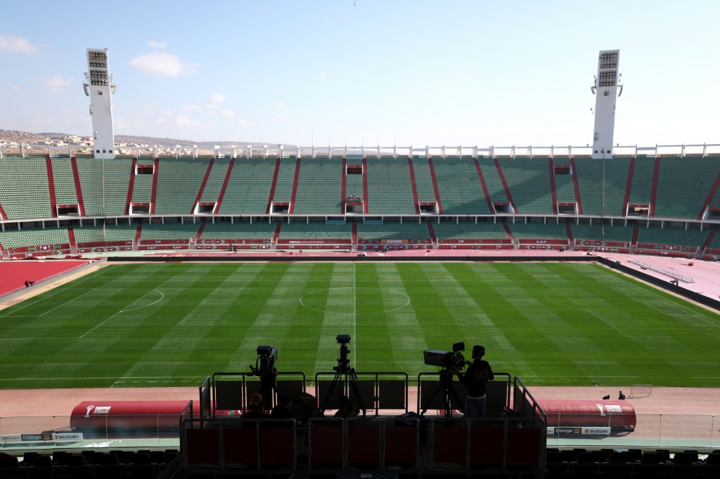 Vue générale de la pelouse du Grand stade d'Agadir, l'une des enceintes de la Coupe d'Afrique des nations, le 20 décembre 2025.