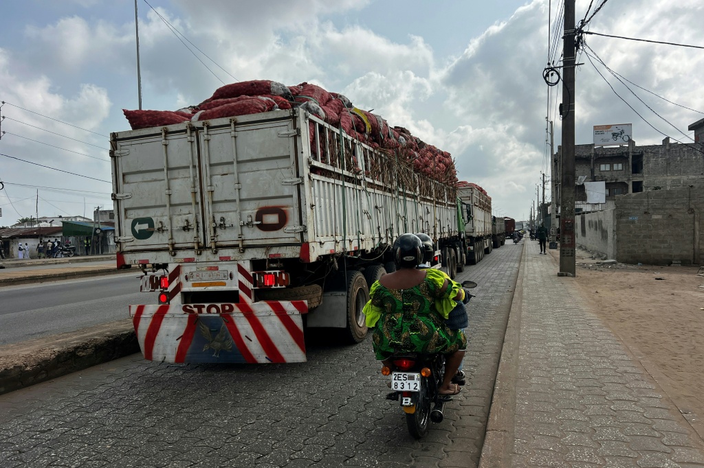 Scènes de rue au Bénin ce 07 décembre 2025.