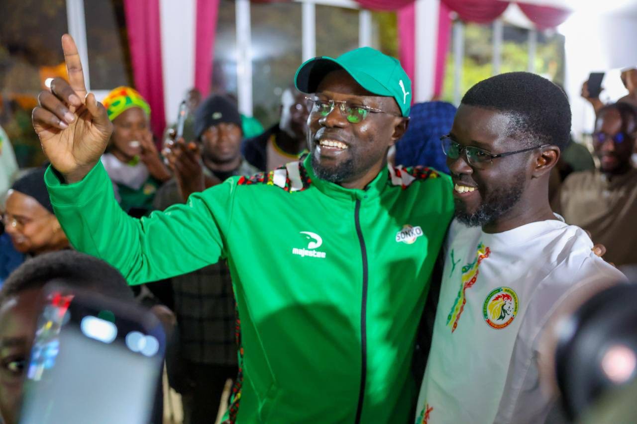 Bassirou Diomaye Faye et Ousmane Sonko, célébrant la victoire des Lions de la Téranga ce 18 janvier 2026 (DR).
