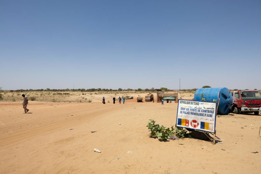 Un poste frontière entre le Soudan et le Tchad à Adré, au Tchad, le 11 avril 2024.