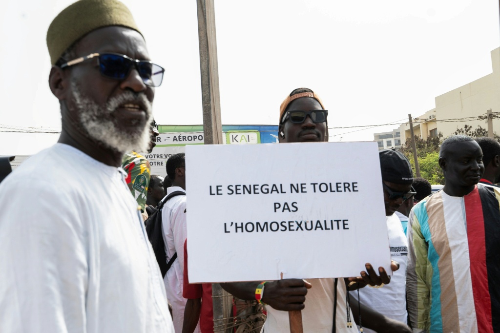 s-n-gal-sale-temps-bient-t-pour-les-homosexuels