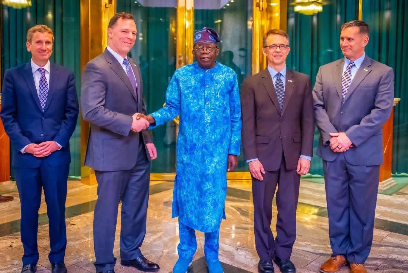 Le général Dagvin Anderson reçu par le Président Tinubu à Abuja (photo, DR).