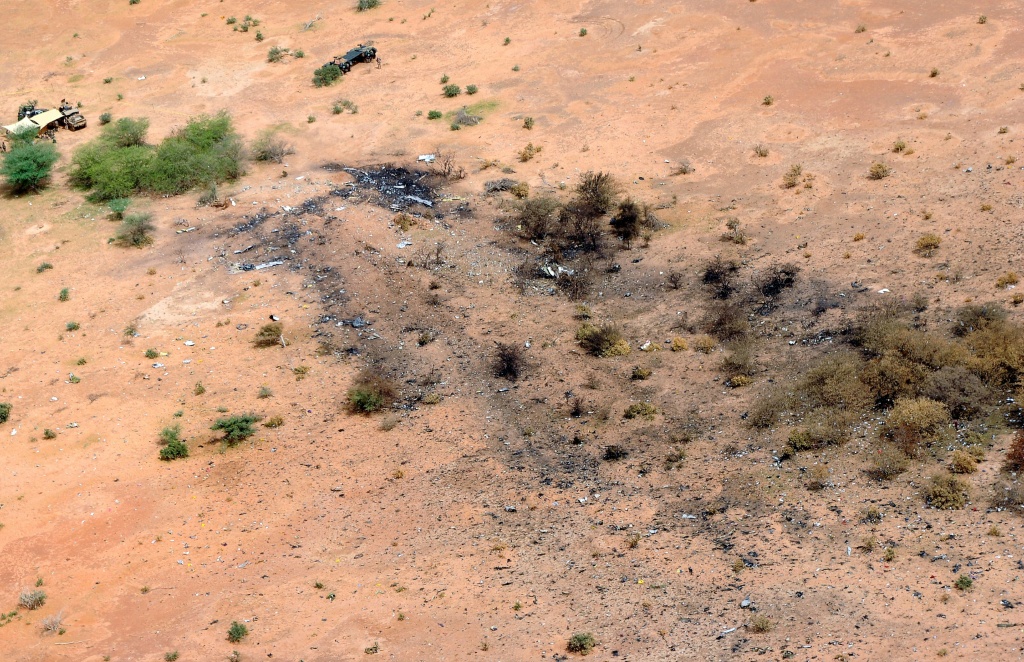 Vue aérienne du site du crash de l'avion d'Air Algérie, le 26 juillet 2014, dans la région de Gossi, au Mali.