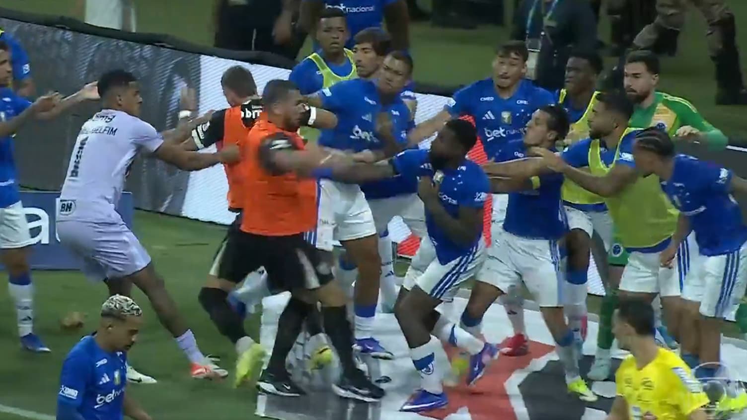 Brésil: Expulsions record dans un seul match de football du Championnat professionnel