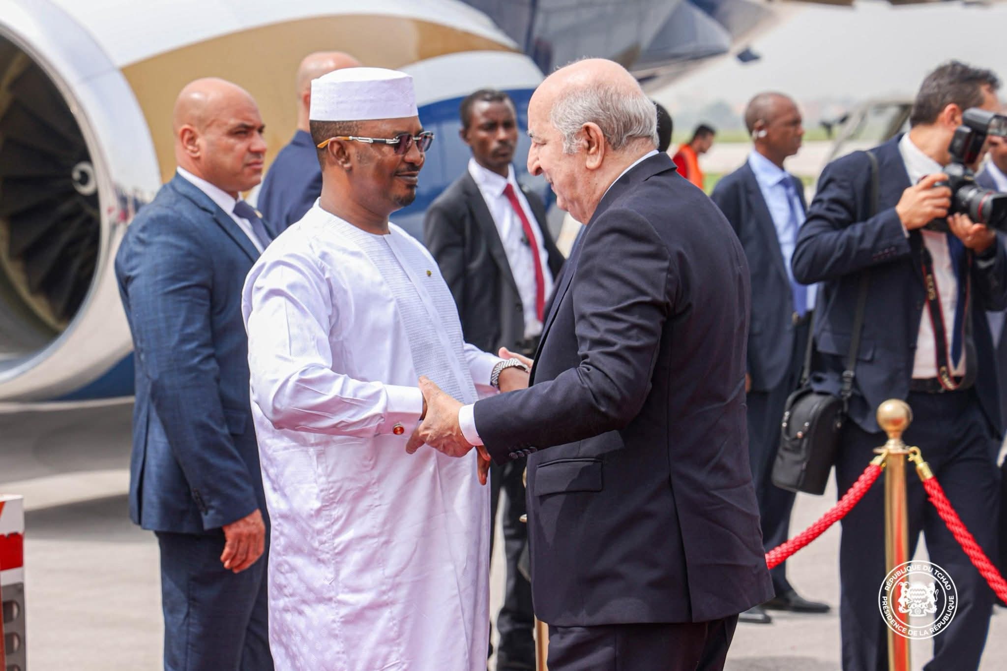 Les Présidents Abdelmadjid Tebboune et Mahamat Idriss Déby (photo, DR).