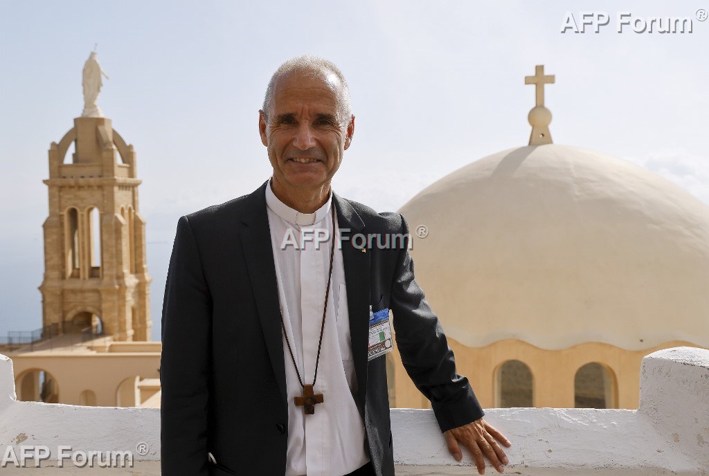 L'archevêque d'Alger, Mgr Jean-Paul Vesco, devant la chapelle de la forteresse Santa Cruz à Oran, le 27 août 2022.