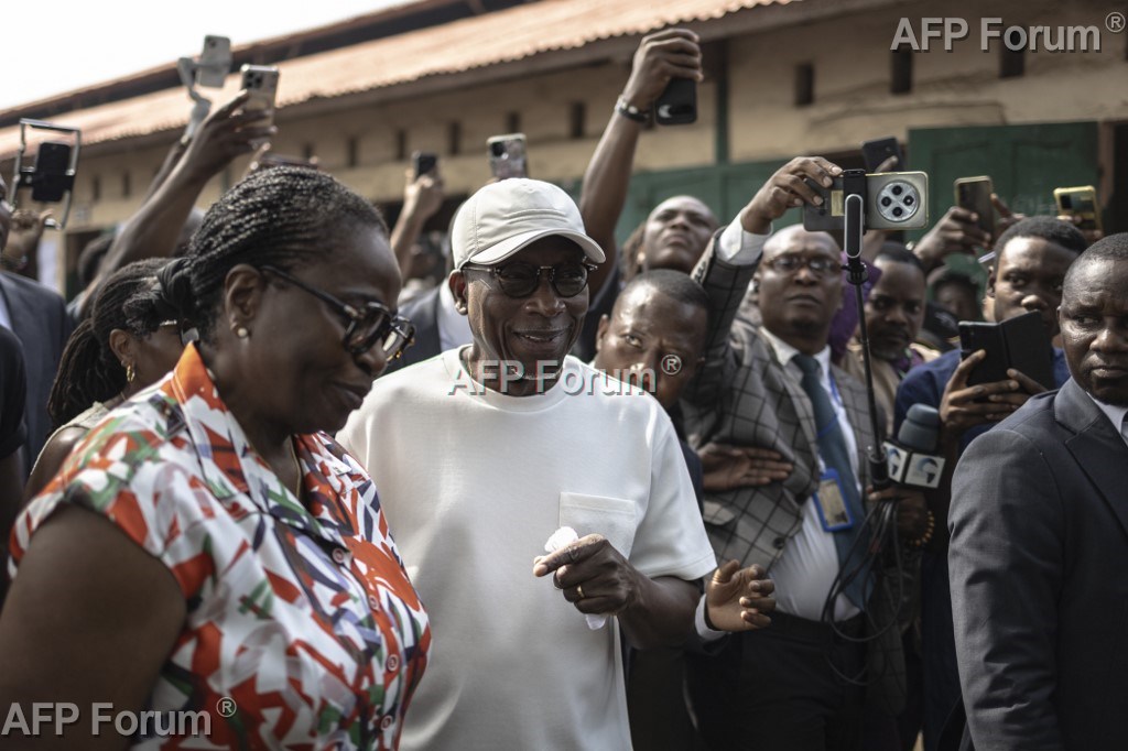 Le Président sortant du Bénin, Patrice Talon (C), le 12 avril 2026 à Cotonou.