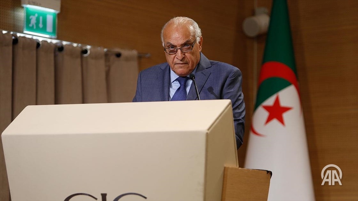 L'Algérie chasse ses biens dilapidés à l'étranger et en dresse le point 