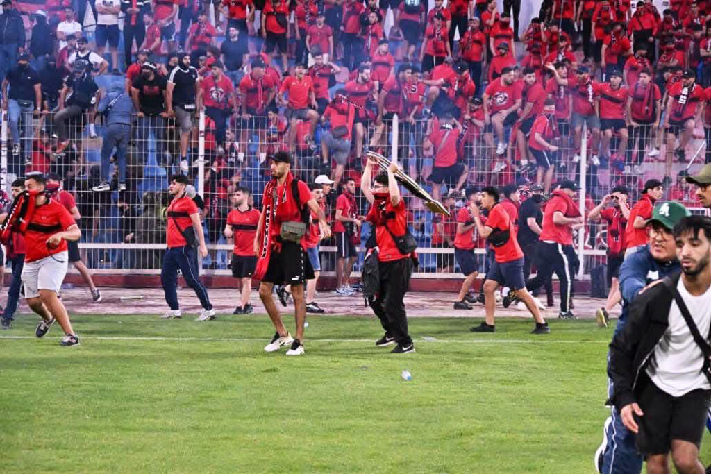 Coupe de la CAF 2026/Demi-finale retour: Des inconduites graves affichées par des supporters de l’USM Alger à Safi ce 19 avril 2026.