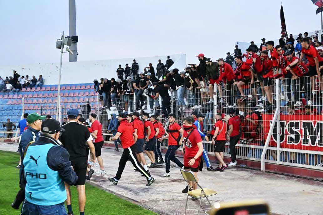 Coupe de la CAF 2026/Demi-finale retour: Des inconduites graves affichées par des supporters de l’USM Alger à Safi ce 19 avril 2026 (photo, DR).