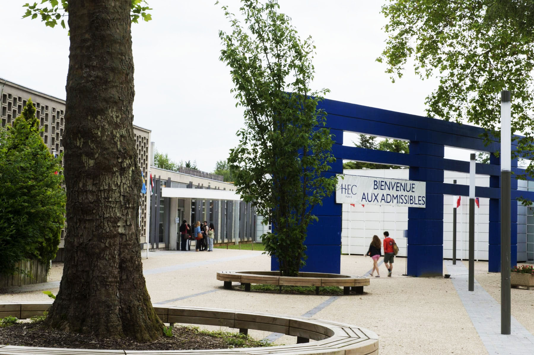 HEC Paris et le Groupe Supdeco Dakar s’allient pour ouvrir de nouvelles voies d’excellence internationale aux talents africains