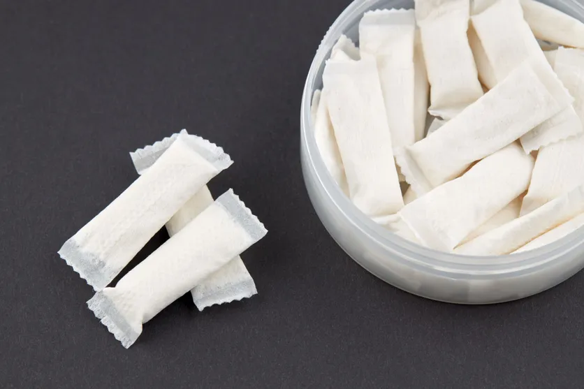 L'OMS alerte sur une hausse vertigineuse de consommation de sachets de nicotine sucrés et additifs sur tous les continents