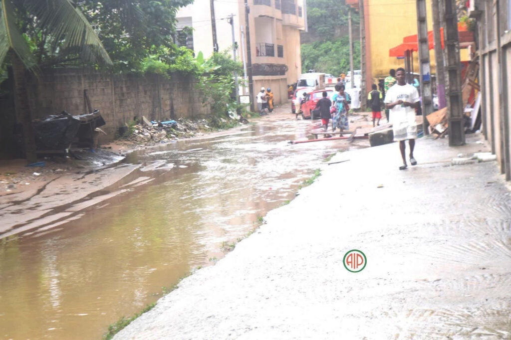 Scènes d'inondations à Abidjan après les pluies des 29 et 30 juin 2026