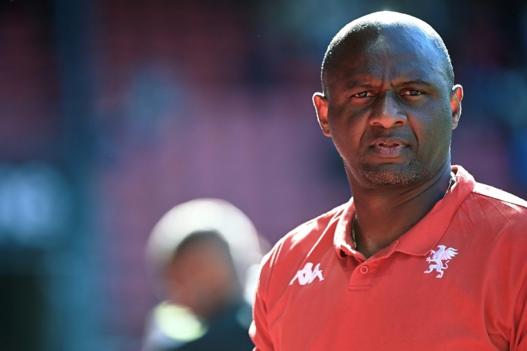 Patrick Vieira, alors entraîneur du Genoa, lors d'un match amical à Rennes.